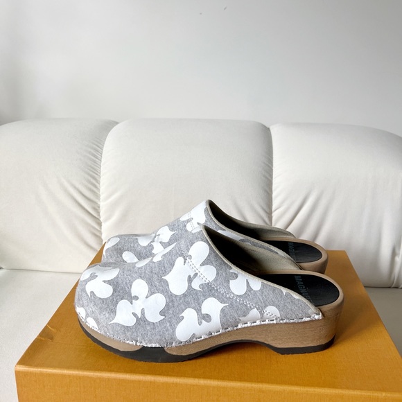 Closet Closing Today!: Magnafied Embla Clogs, Final PRICE FIRM - Picture 3 of 14